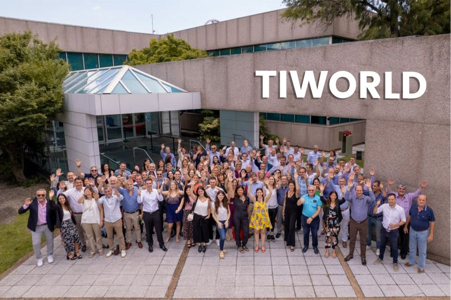 [12 in 1]Smart Glucometer --- (Blood Sugar + Blood Lipids + Blood Pressure + Uric Acid + Heart Rate + Blood Oxygen + Body Temperature + Liver Function + Kidney Function + Prostate Examination + Cancer Detection + Laser Treatment)